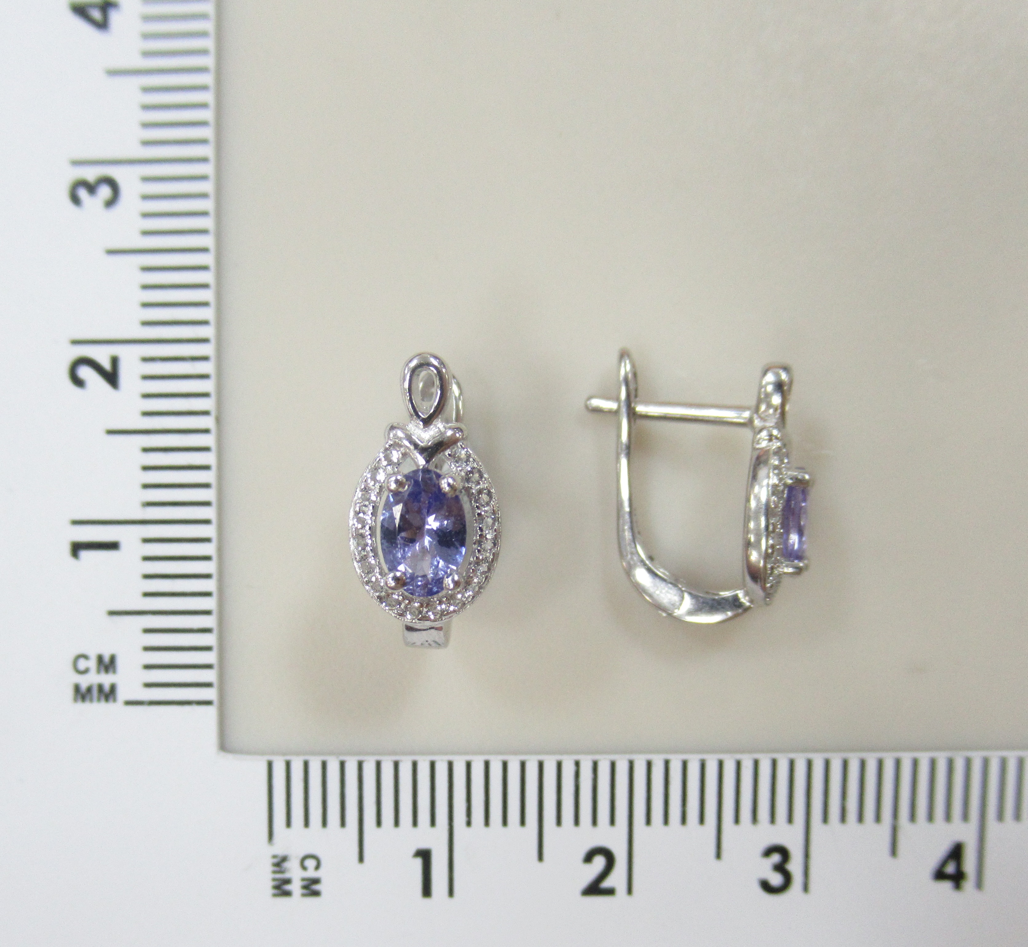 Серебряные серьги с танзанитами